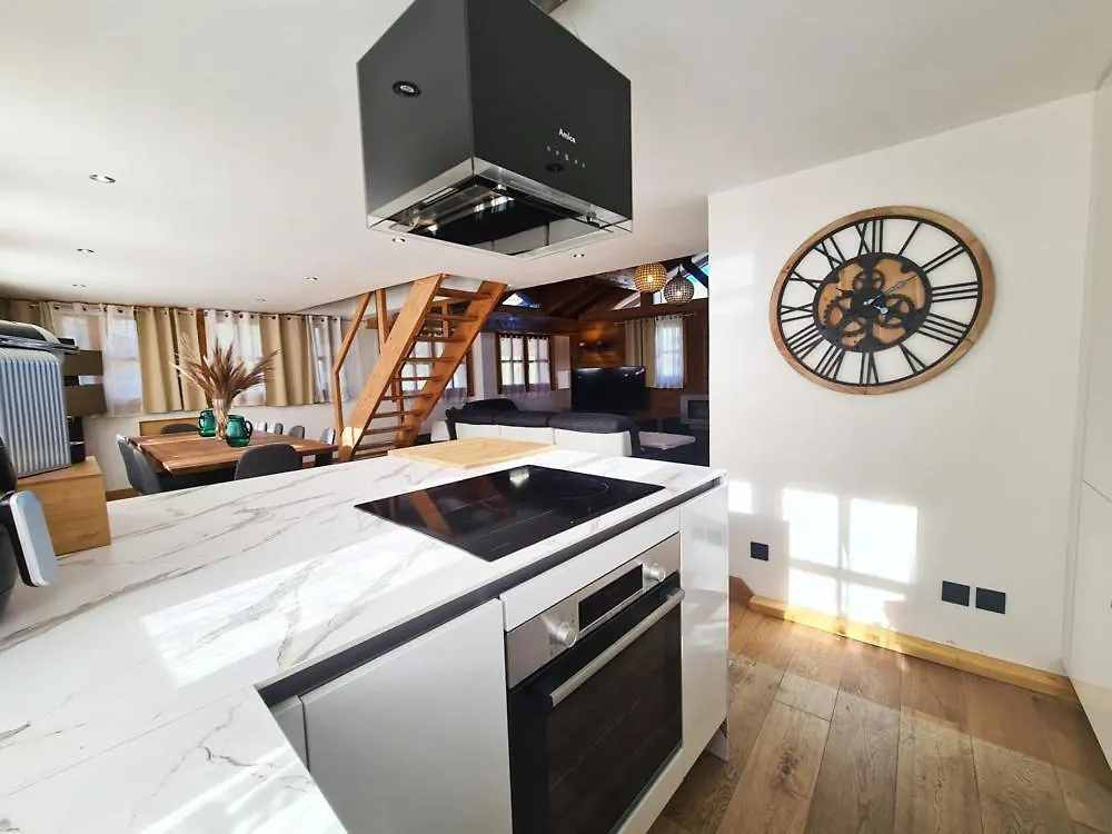 Chalet La Louve, Courchevel 1650- 15 Personnes Jacuzzi Et Hammam Pistes 70 M,Commerces 50M Villa 0*,  France